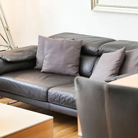 Fischer's Hus 4 아파트 부숨